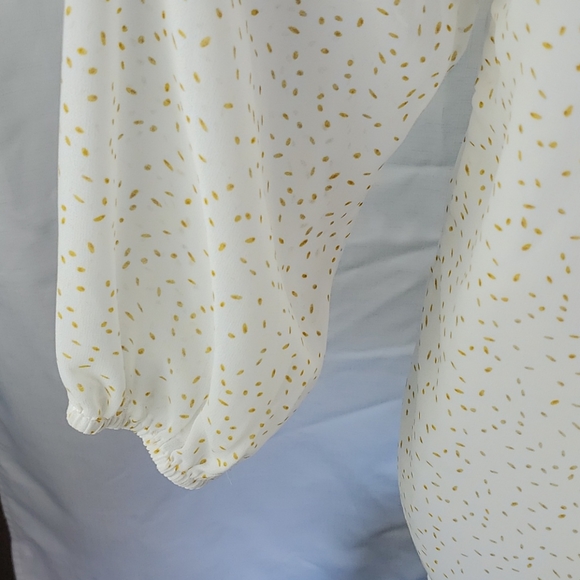 Gibson Latimer Speckled Off-White and Gold Dot Blouse in Size Large - Picture 5 of 11